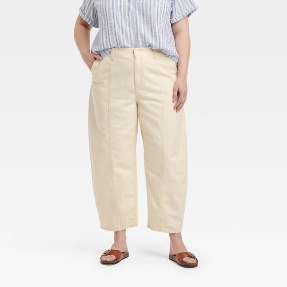 Universal Thread NWT Cream Ecru Mid-Rise Barrel Leg Ankle Jeans - Picture 1 of 8